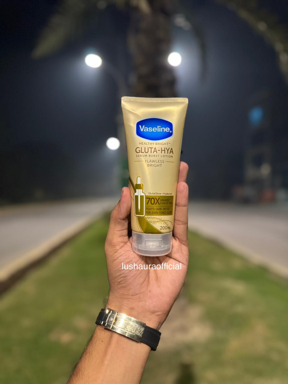 Vaseline Gluta-Hya Serum Burst UV Lotion - Flawless Bright - 200ml